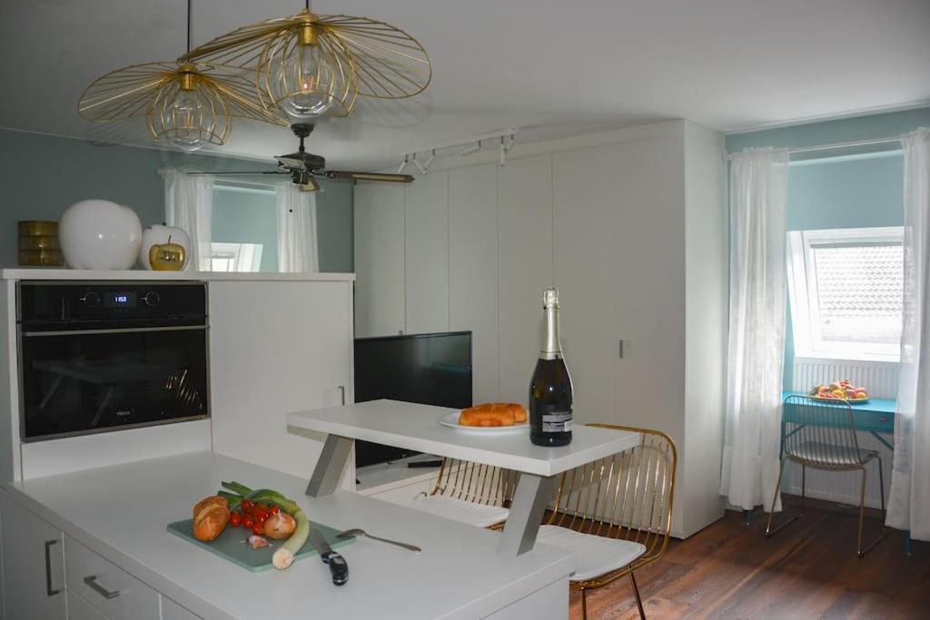 Moderne Ferienwohnung Мерано Экстерьер фото