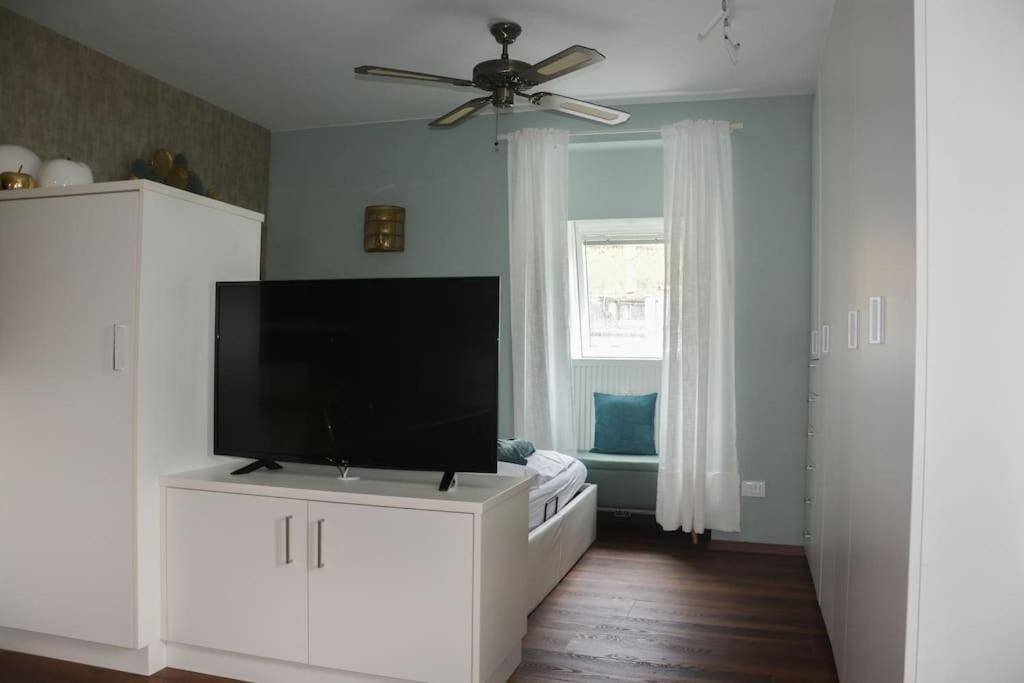 Moderne Ferienwohnung Мерано Экстерьер фото