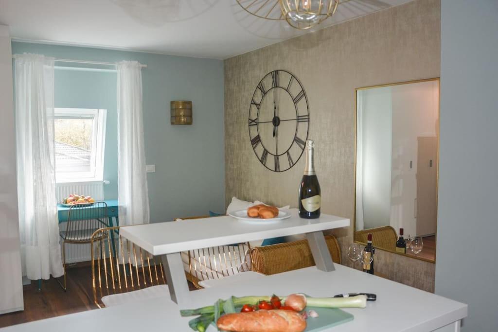 Moderne Ferienwohnung Мерано Экстерьер фото