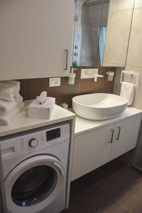 Moderne Ferienwohnung Мерано Экстерьер фото