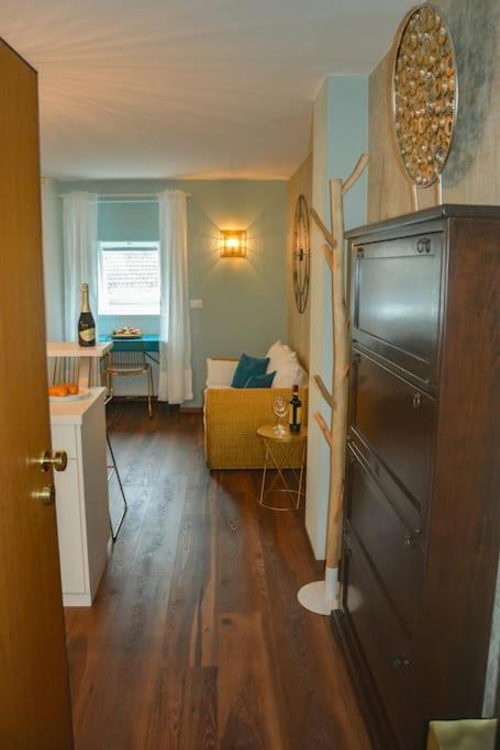Moderne Ferienwohnung Мерано Экстерьер фото