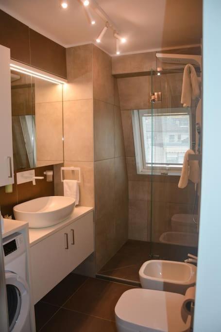 Moderne Ferienwohnung Мерано Экстерьер фото